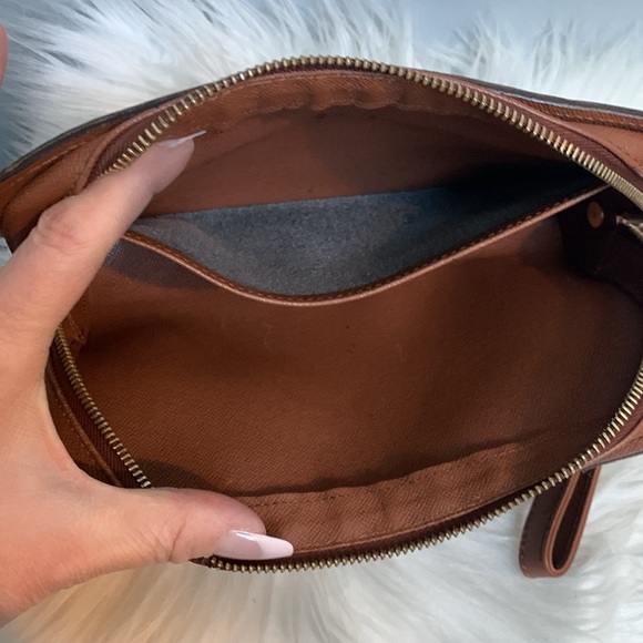 ❌SOLD❌1996 authentic Louis Vuitton Orsay clutch large wristlet - Picture 15 of 17